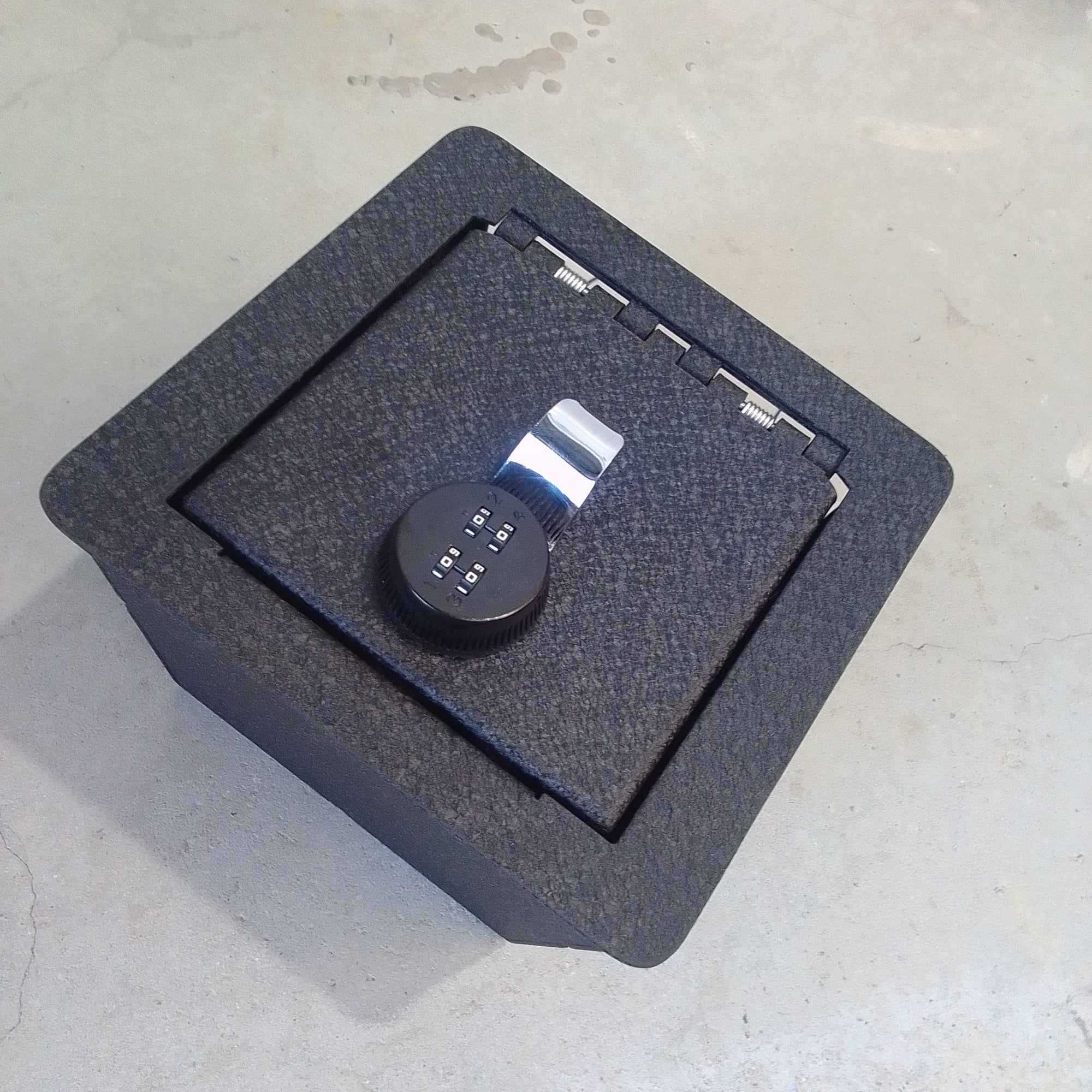 FJ Cruiser Metal safe(black) with 4 digit combination lock.