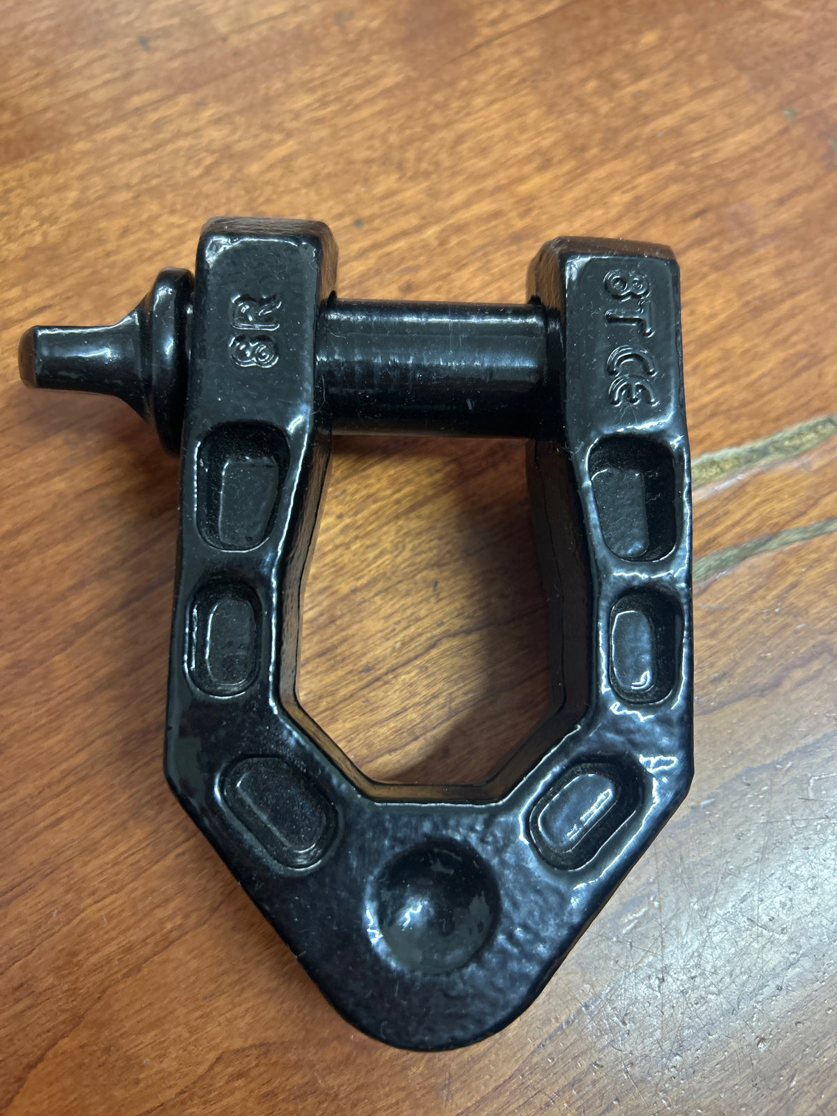 Heavy duty D-shackle Black
