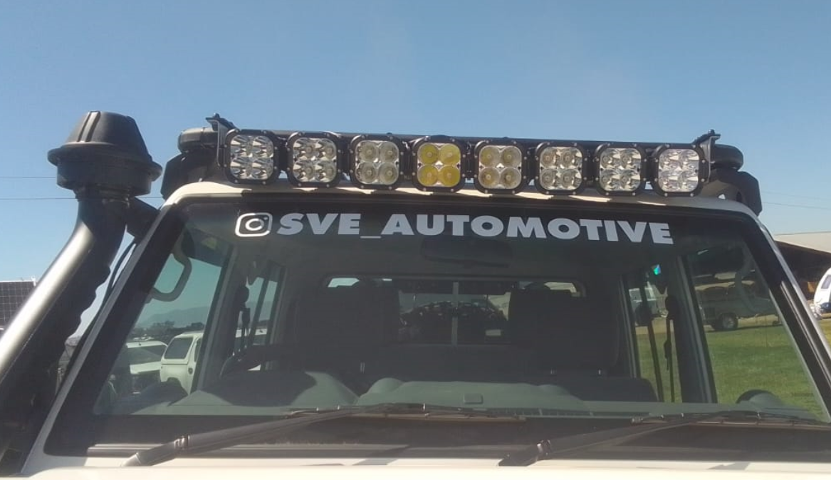 40 Watt  Light bar system with 8 square spotlights (roof mounted)