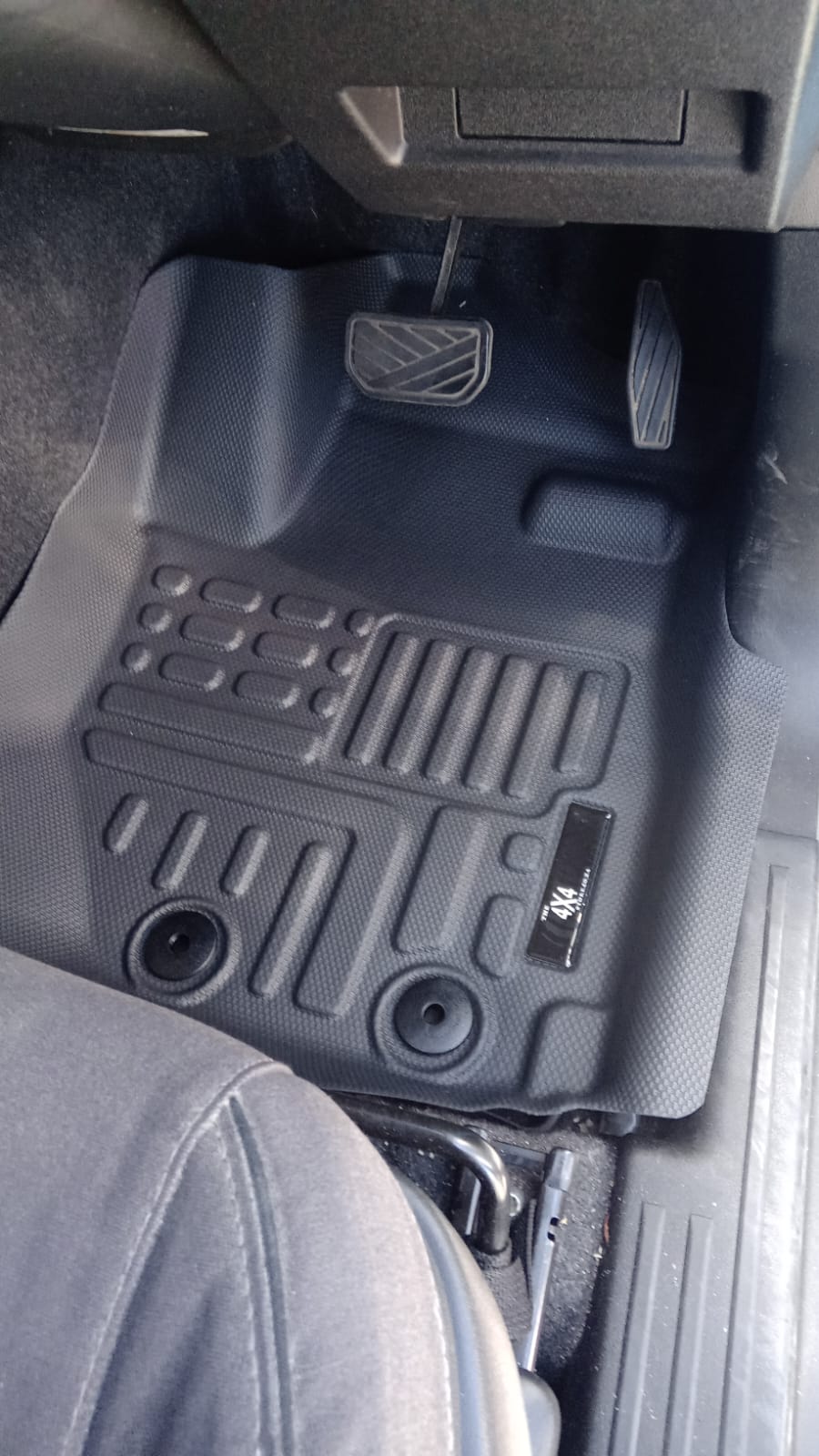 Suzuki Jimny Generation 4 2019+3 Door Rubber 3D Floor Mats (Auto)