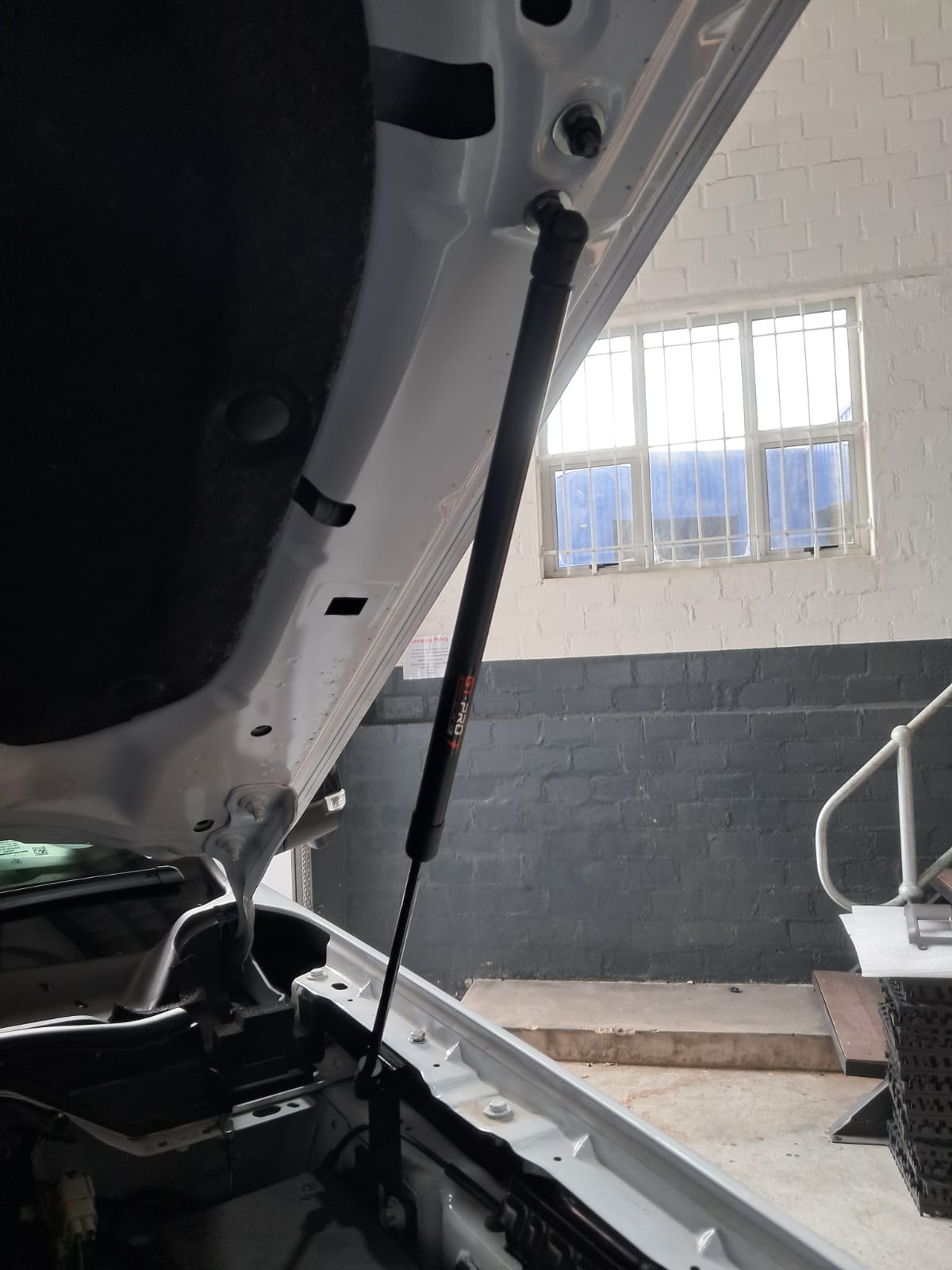 Ford Ranger Next Gen 2023+ Hood Strut