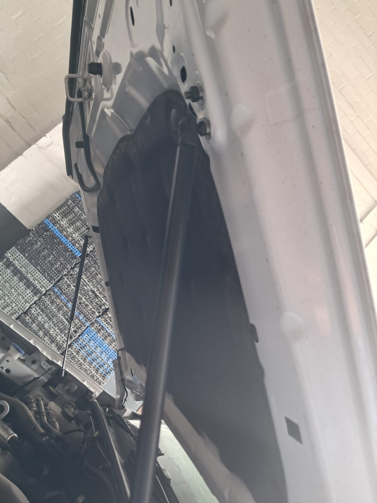 Ford Ranger Next Gen 2023+ Hood Strut