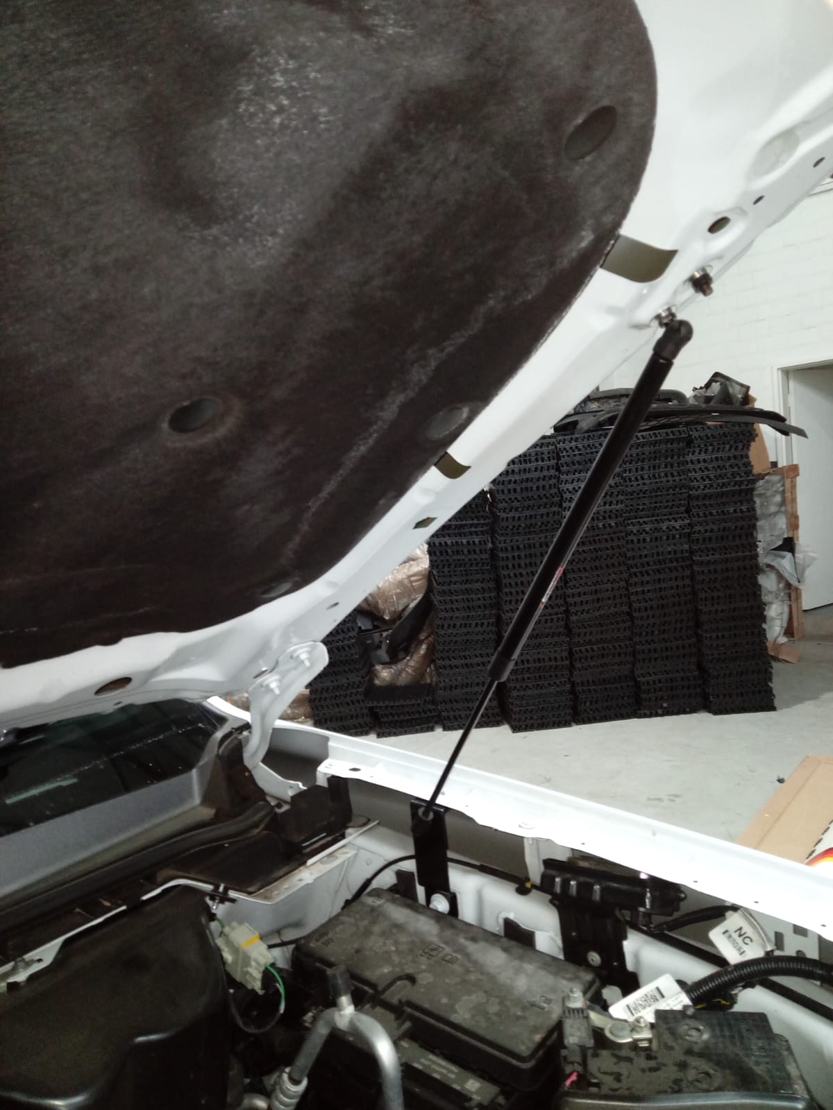 Ford Ranger Next Gen 2023+ Hood Strut