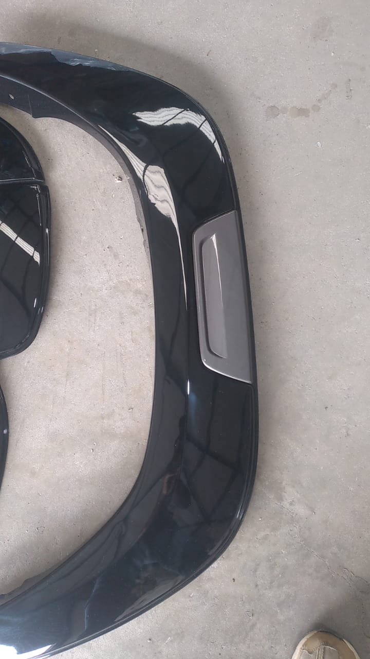 Toyota Hilux Rocco Style Fender Flares / Wheel Arches with Grey Insert (2016-2025) Gloss Black