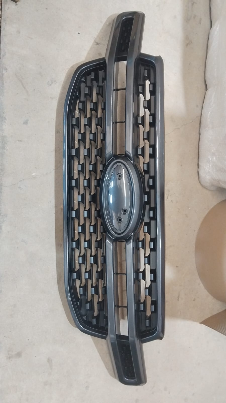 Ford Ranger Next Gen T9 2023+Grill OE Grill Gunmetal inner Matt Black