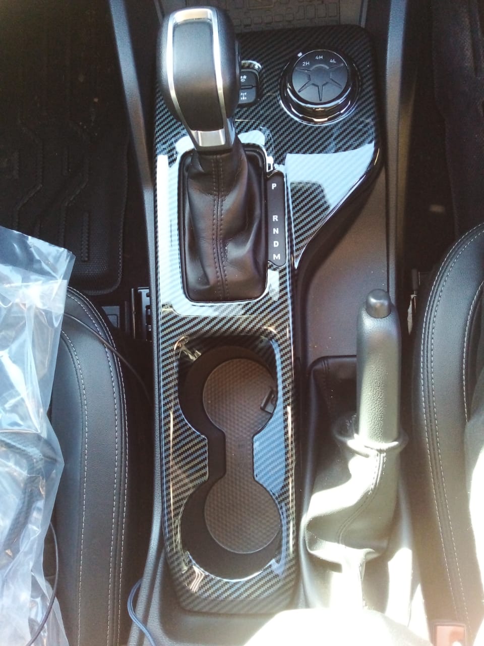 Ford Ranger Next Gen XLT 2023+ Gear Shift Panel Trim (Hand brake) Carbon fiber (look a like)