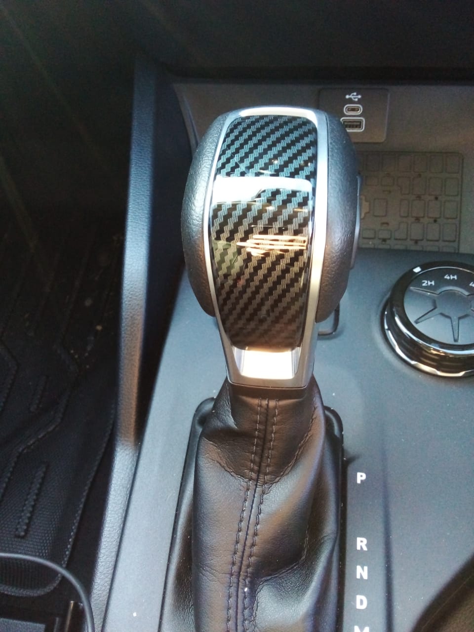 Ford Ranger Next Gen(2023+) Gear Shift Knob Cover Carbon Fiber (look a like)