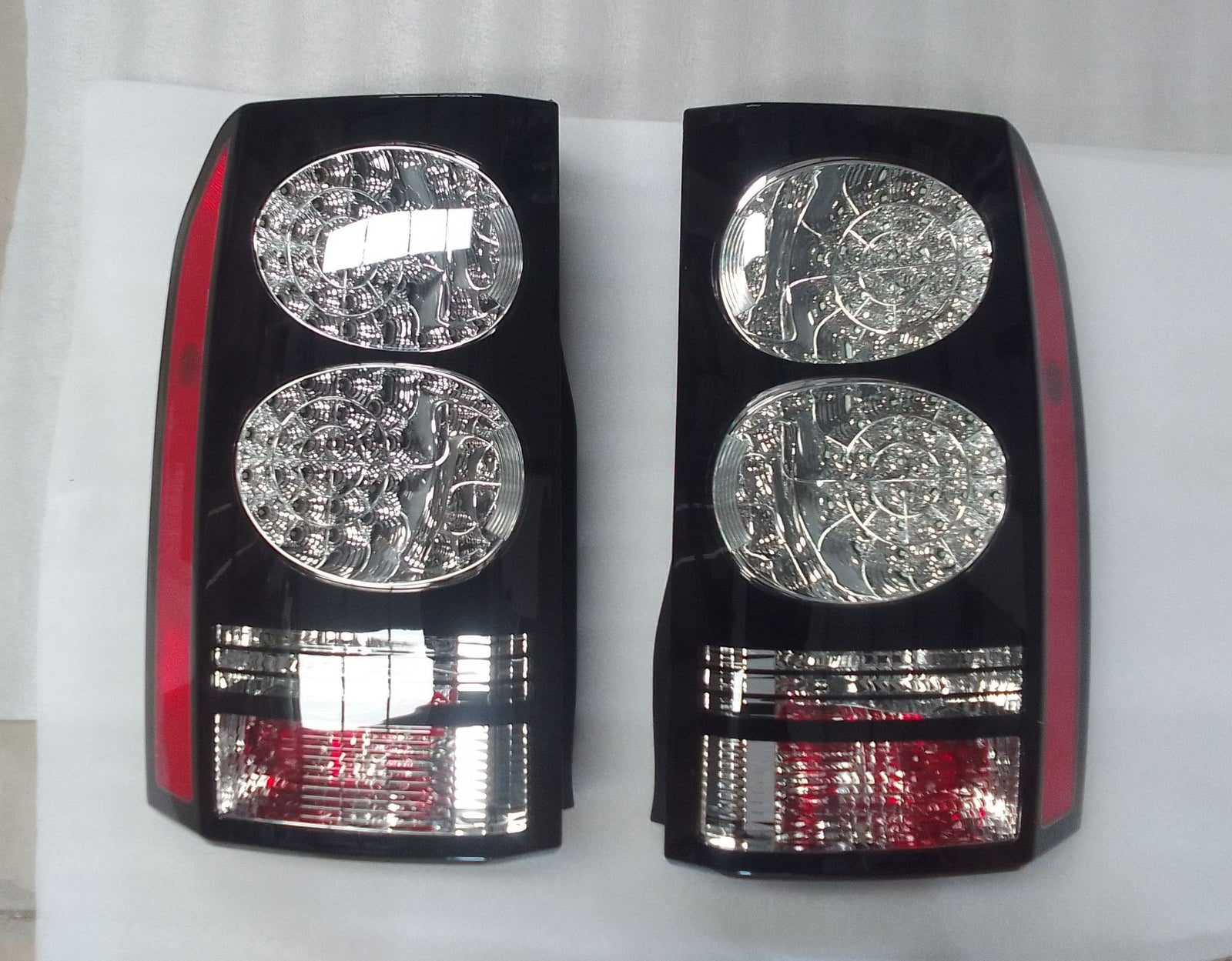 Land Rover Discovery 4 replacement tail lights (set of 2 - left & right)