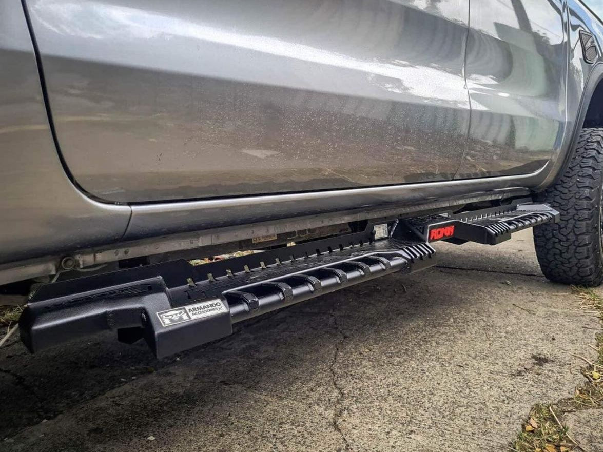 Toyota Hilux 2016+Ronin Armando Steel side steps
