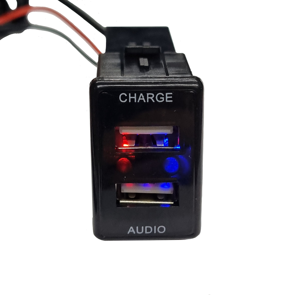 Isuzu Dmax 3.1A (1A/2.1A) USB Car Charger &amp; USB Audio Extender