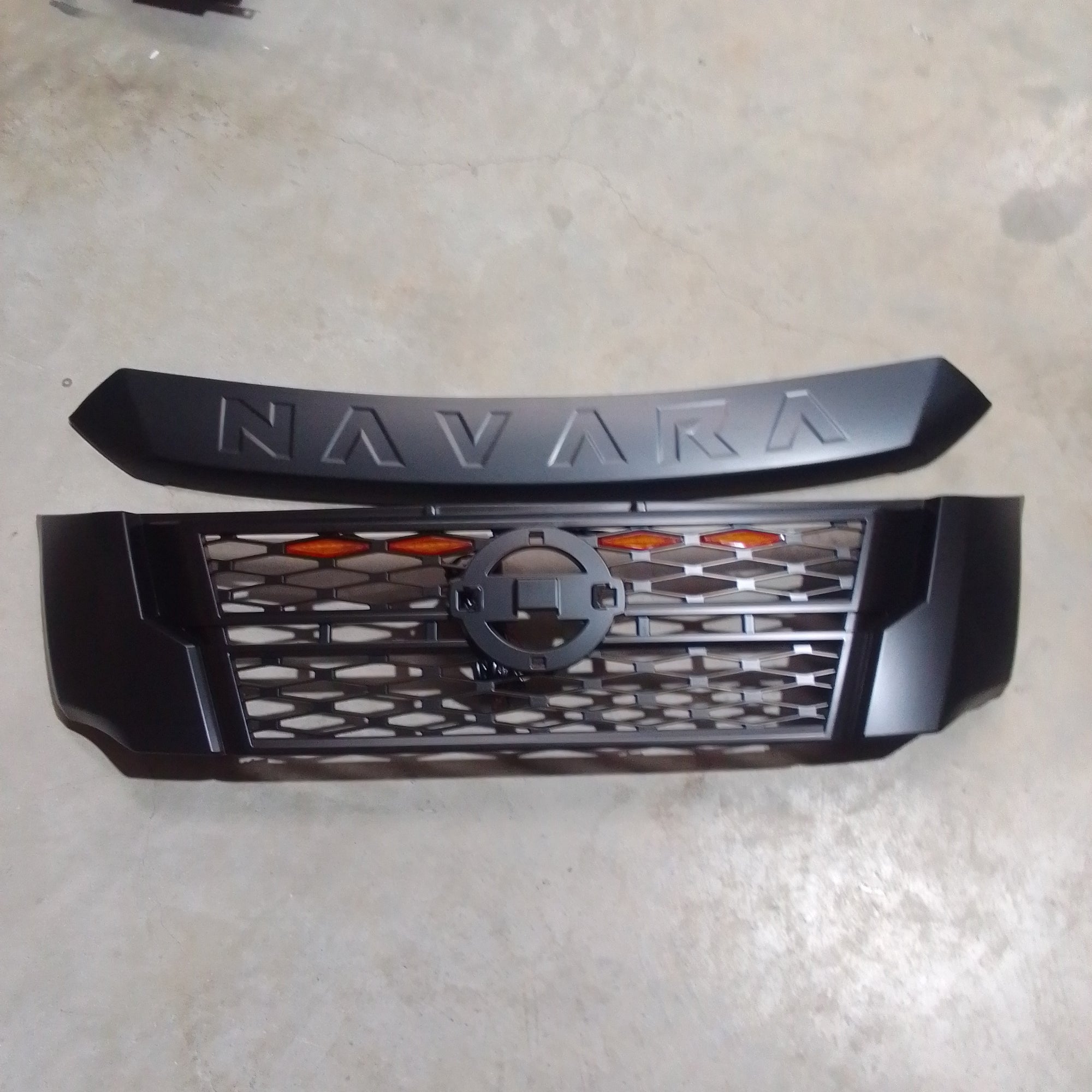 Nissan Navara 2016 - 2018 Grill with top LED and logo strip
