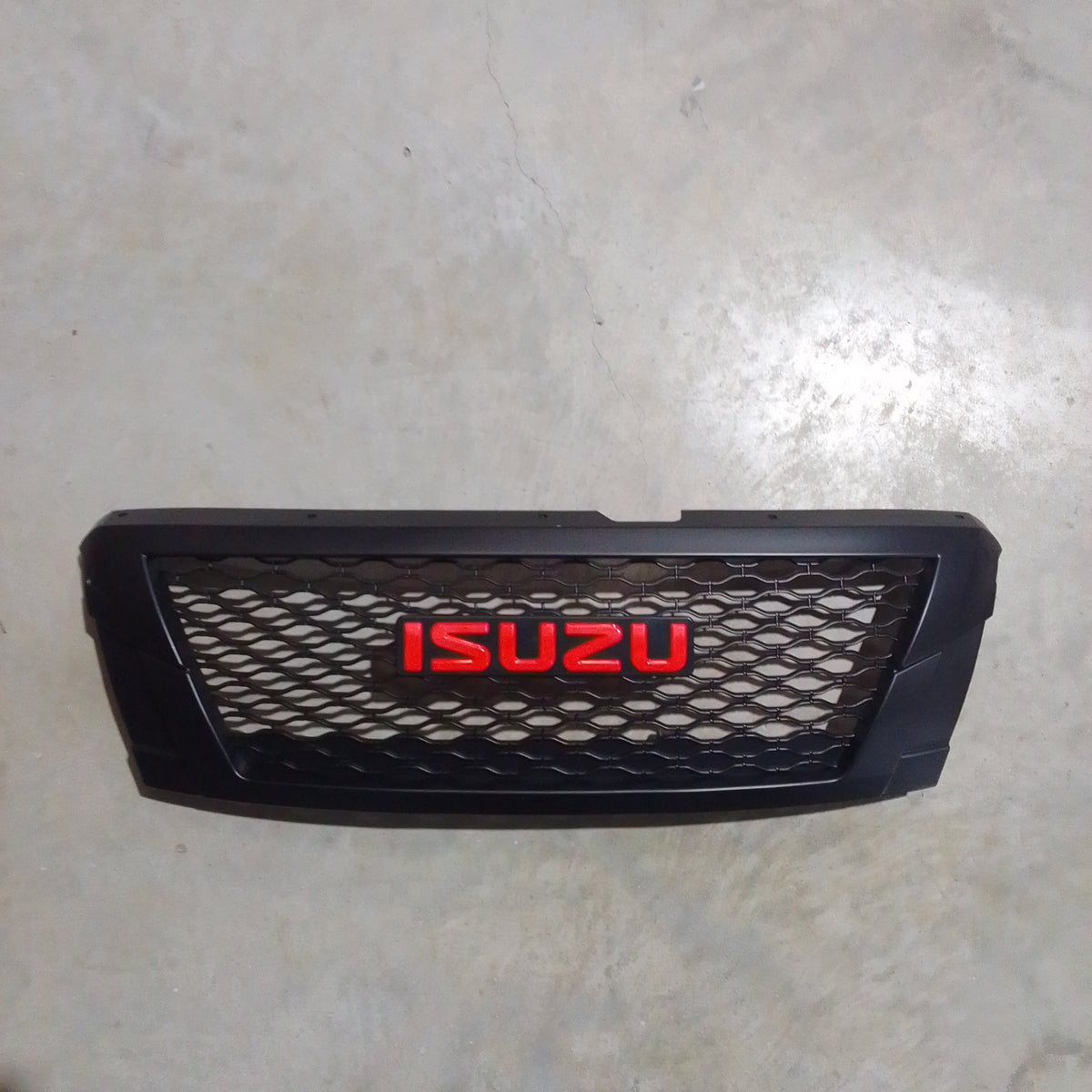 Isuzu D Max 2016 replacement grill (matt black)