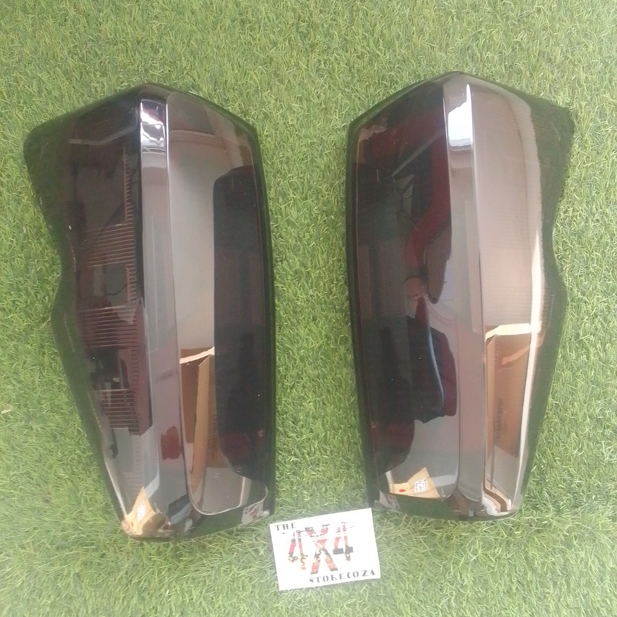 Isuzu Gen 7 2021+ LED Smoke tail lights.