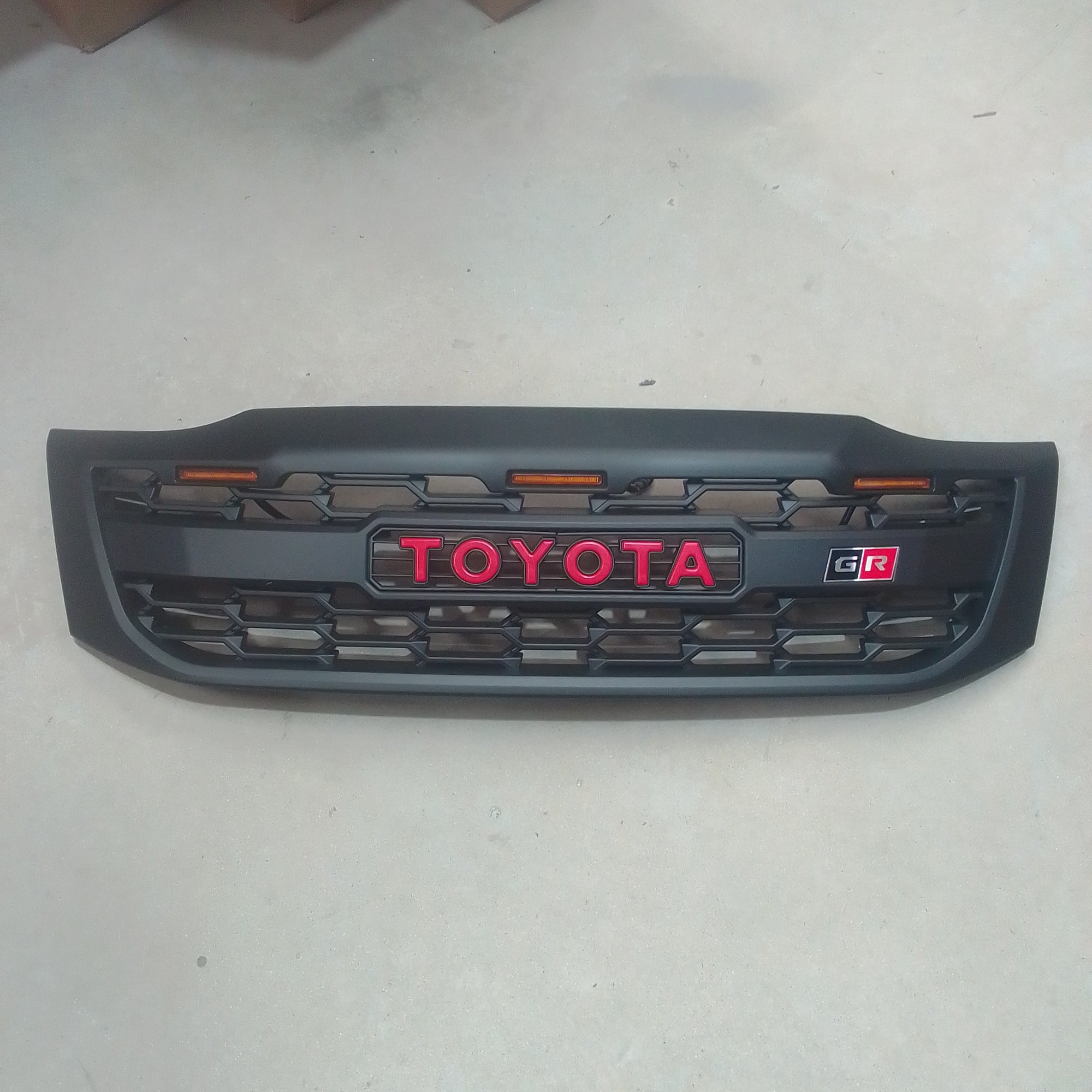 Toyota Hilux Vigo Champ 2012 - 2015 GR grill matt black with top LED