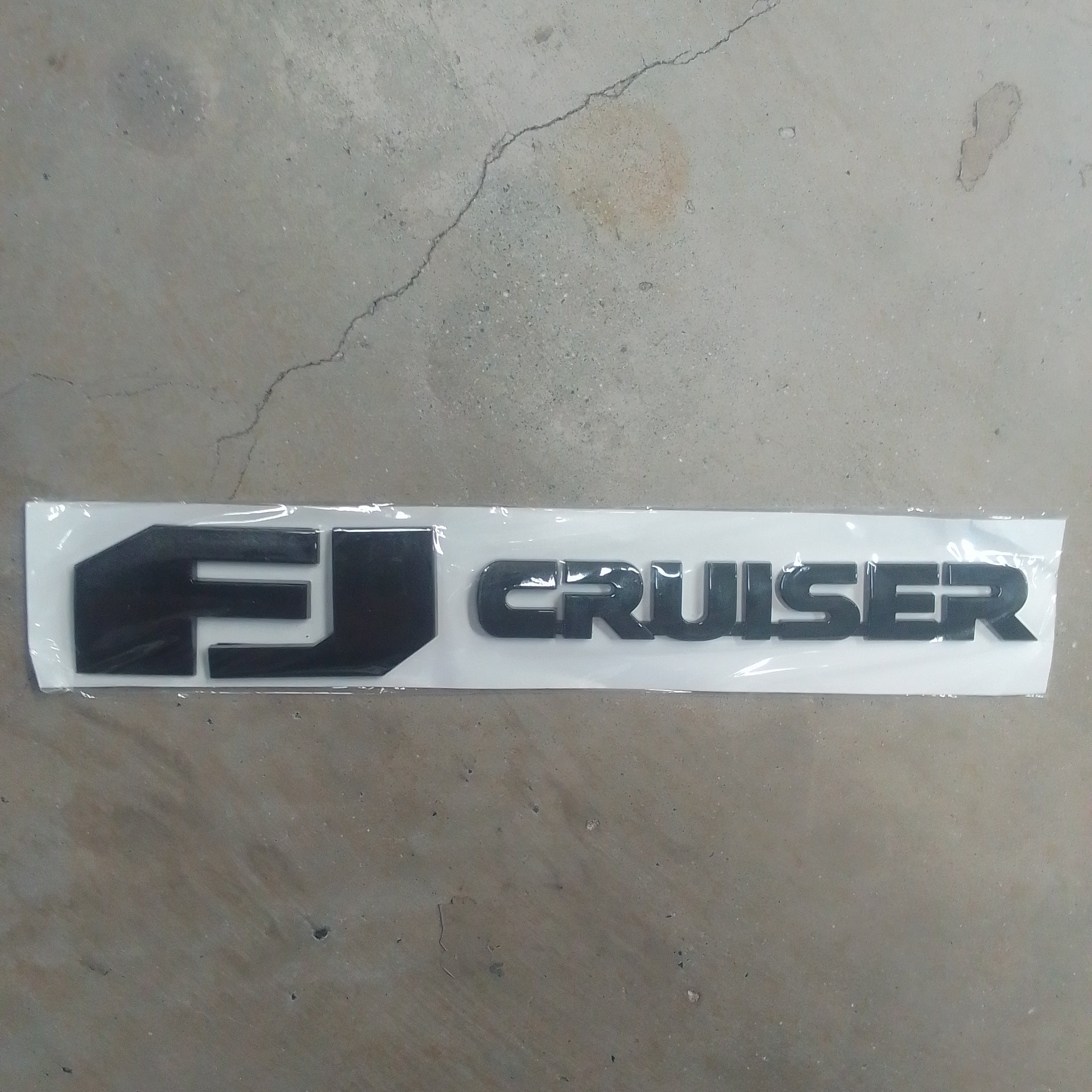 FJ Cruiser Black body/bonnet lettering 3D 230mm x 35 mm - the4x4store.co.za