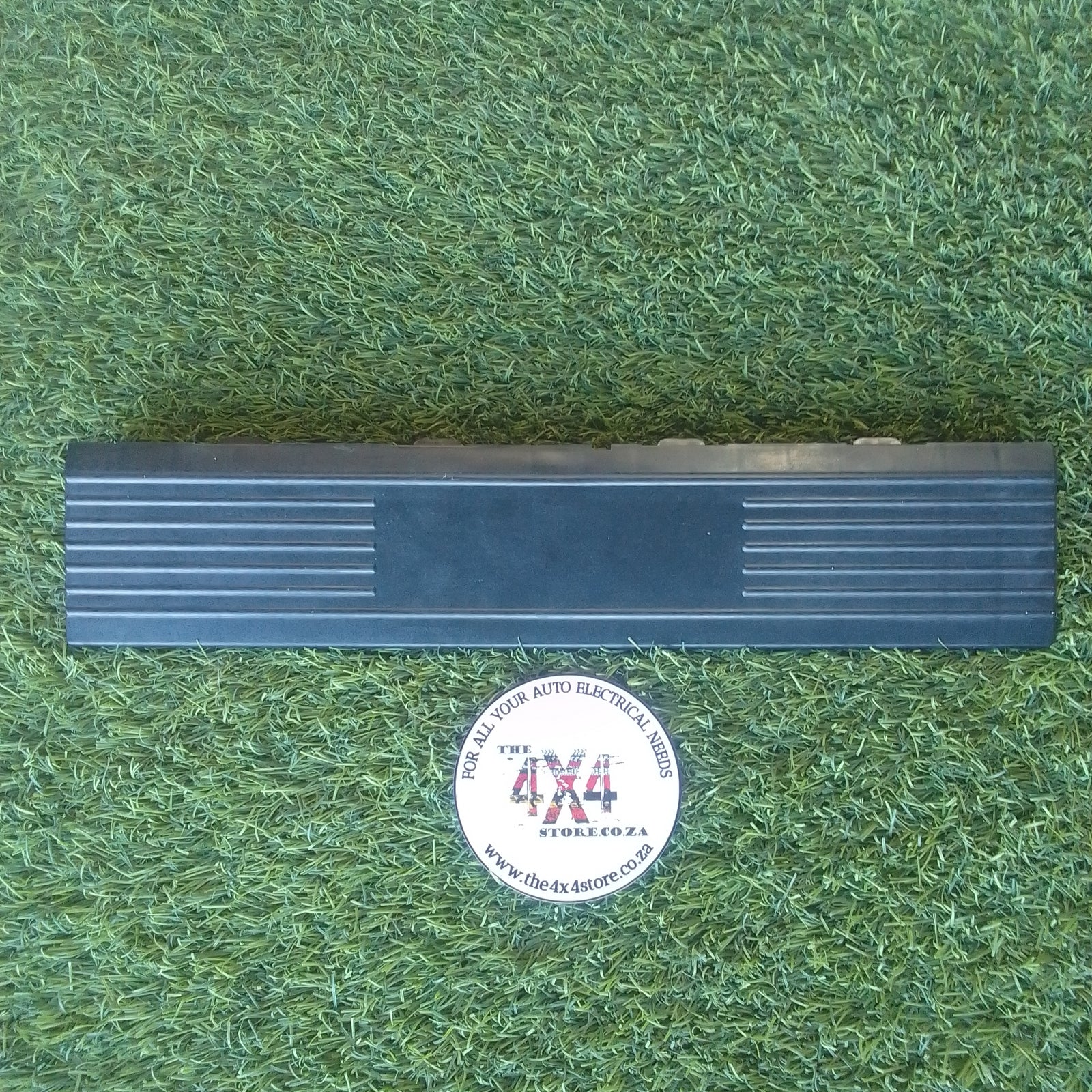 Showroom/Garage interlocking watershed tile side-edgeing (400mm - black)