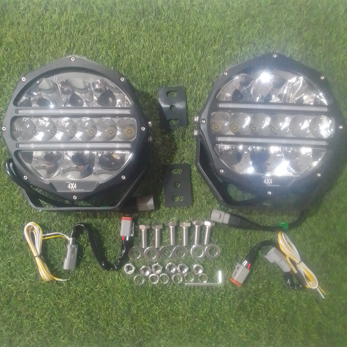 9inch  HI/LOW Spotlight 280Watt with white and amber DRL Set Of 2