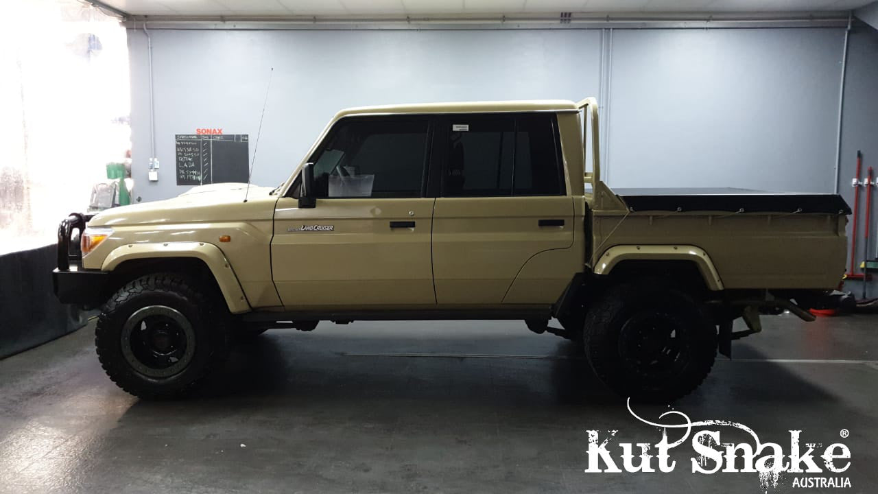 Kut Snake Land Cruiser LC75 Series Fender Flares