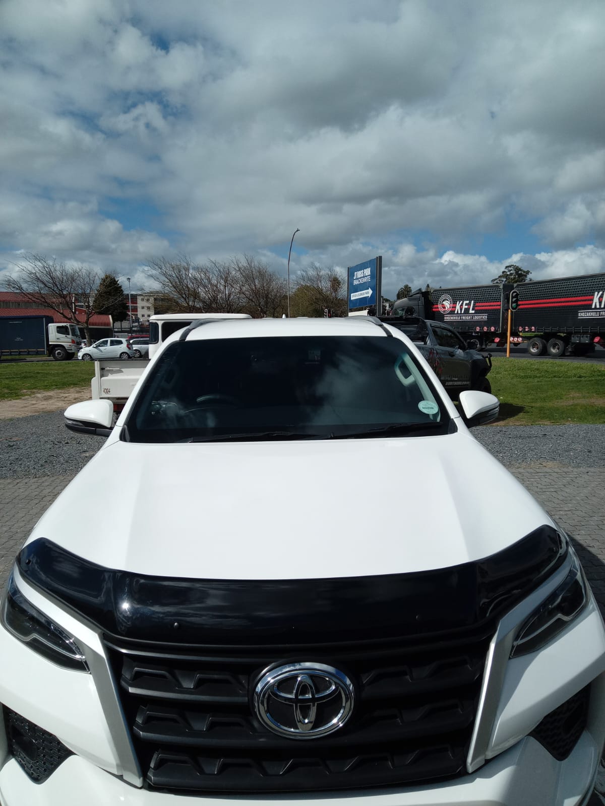 Toyota Fortuner (2016+) Bonnet Guard Gloss Black