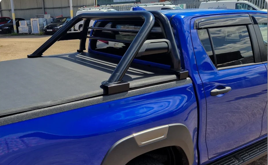 Toyota Hilux GD6 2016+ Double Cab Soft Tri-Fold Tonneau Cover  3033157