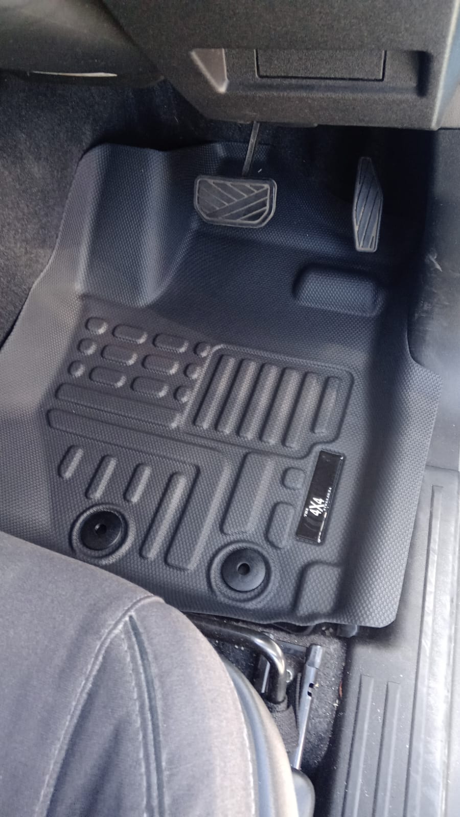 Suzuki Jimny Generation 4 2019+ Rubber 3D Floor Mats (Auto)