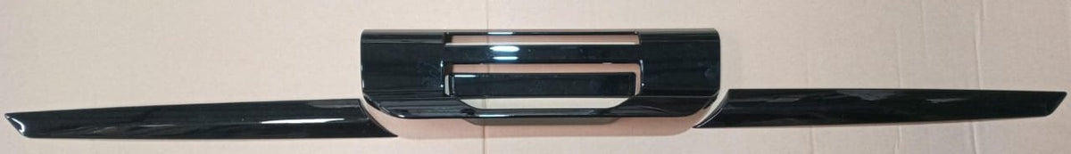 Ford Ranger Next Gen 2022+ Rear Tailgate handle trimm without keyhole Gloss black