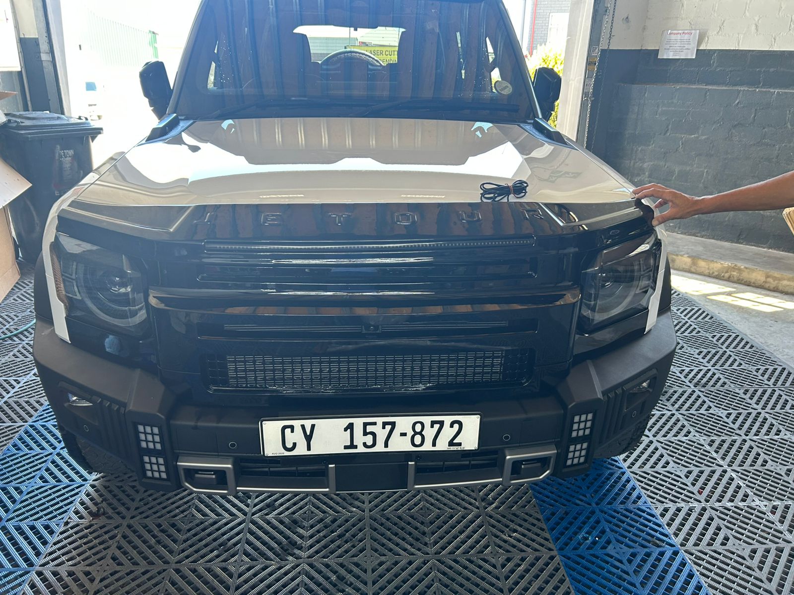 Jetour T2 2025+ LED Bonnet Guard With Name (Gloss Black)