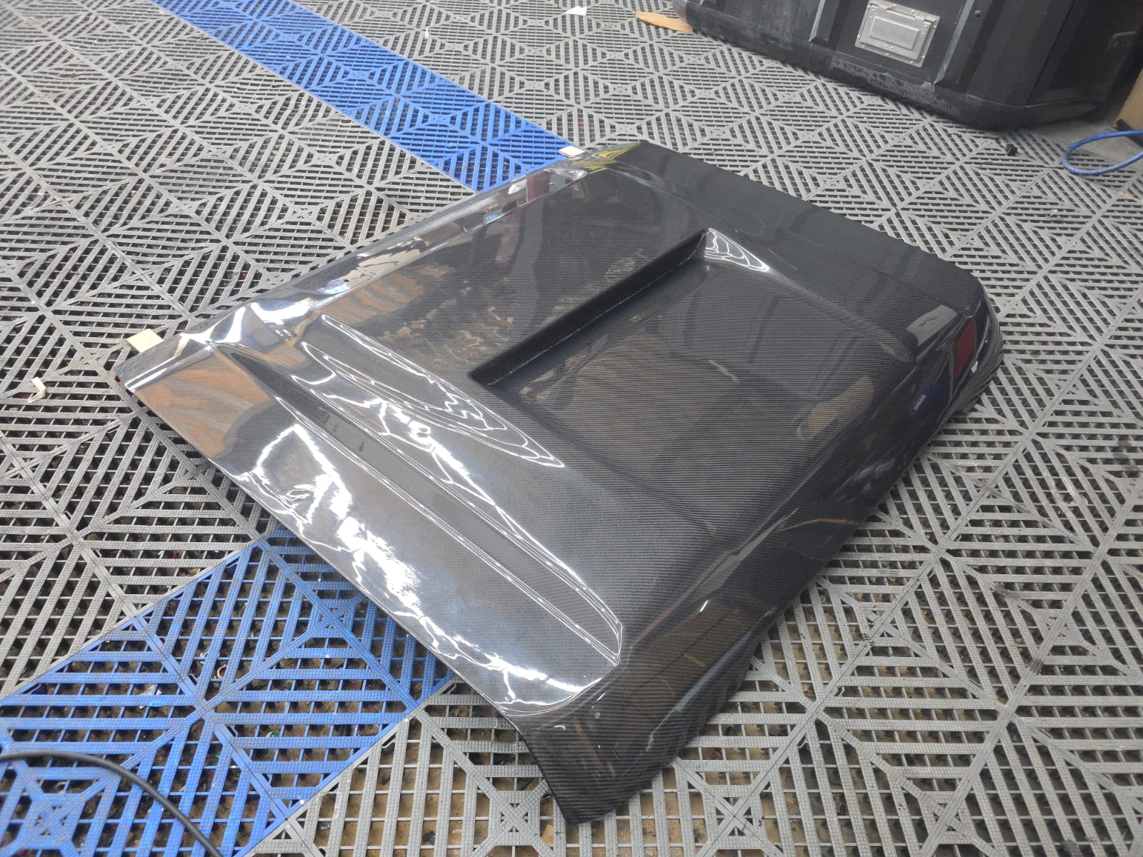 Toyota Land Cruiser 70 Series 2024+ Carbon Bonnet