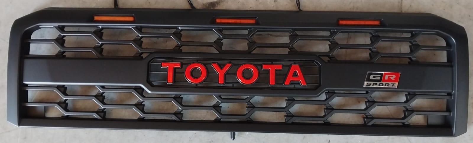 Toyota Land Cruiser 2007-16 (76/79) GR Grill matt black with Top LED orange