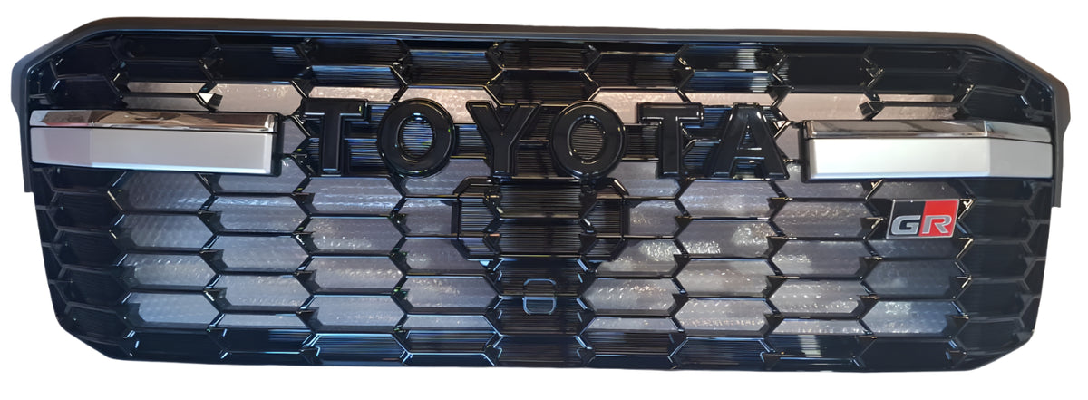 Toyota Land Cruiser 300 Facelift Grill Gloss Black and black lettering