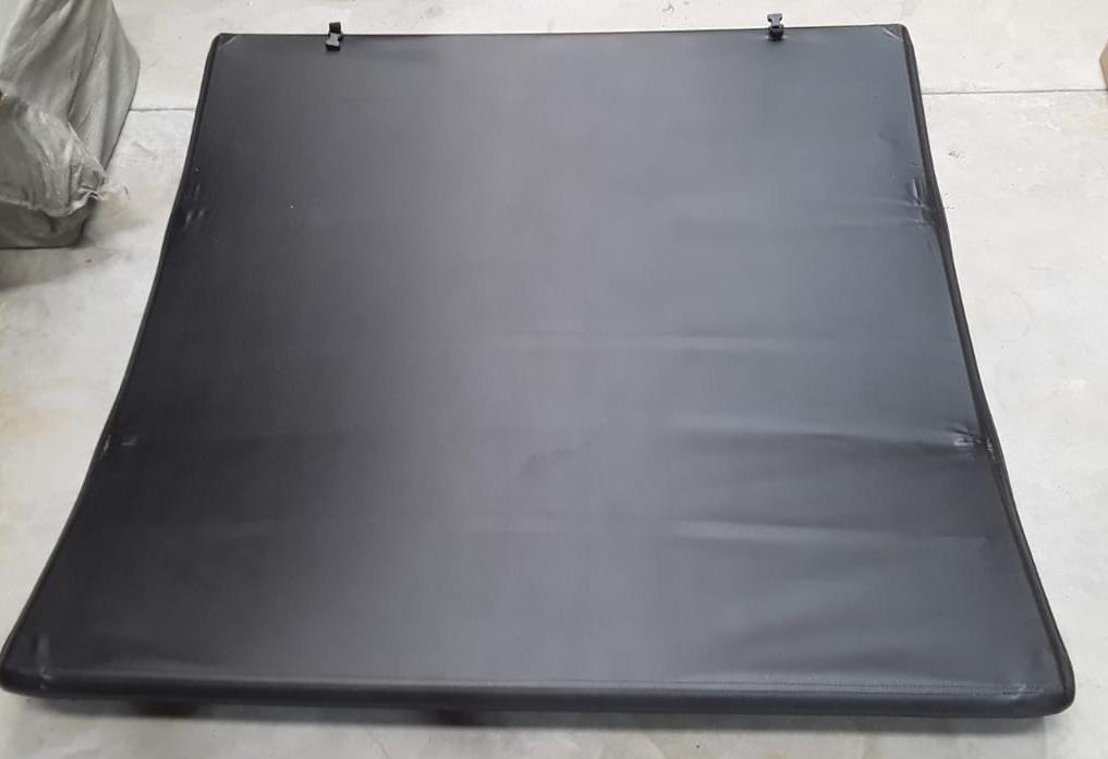 Toyota hilux 2016+ Soft Close Tonneau Cover Double Cab - 3033157