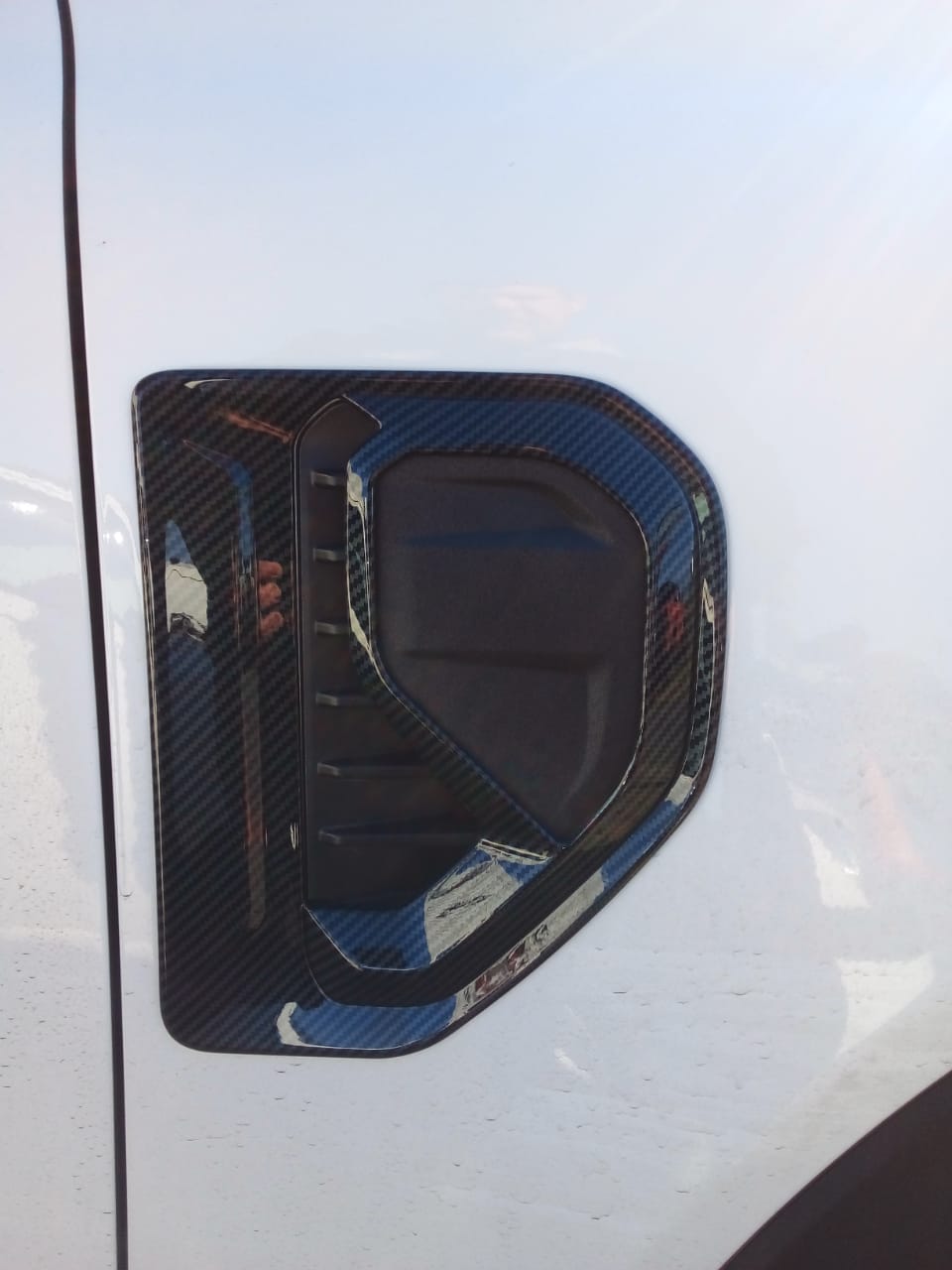 Ford Ranger Next Gen (2022-2024)Front Fender Side Vent Trim (Carbon Fiber)(look a like)