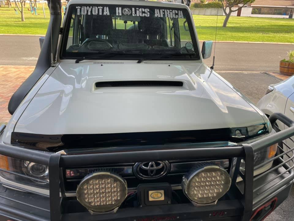 Land Cruiser 79 &amp; 76 Series Bonnet Guard