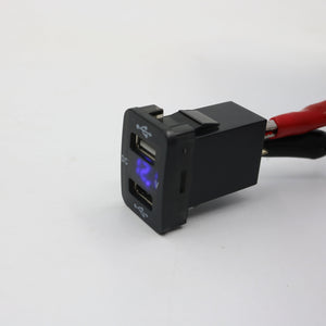Toyota USB 3.1A with voltmeter, 32 x 20mm, blue LED - the4x4store.co.za