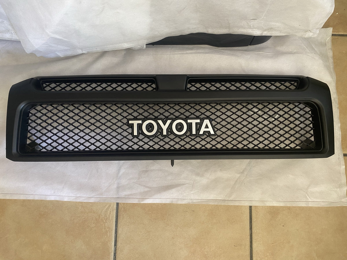 Land Cruiser 79 &amp; 76 Series Grill - Black - the4x4store.co.za