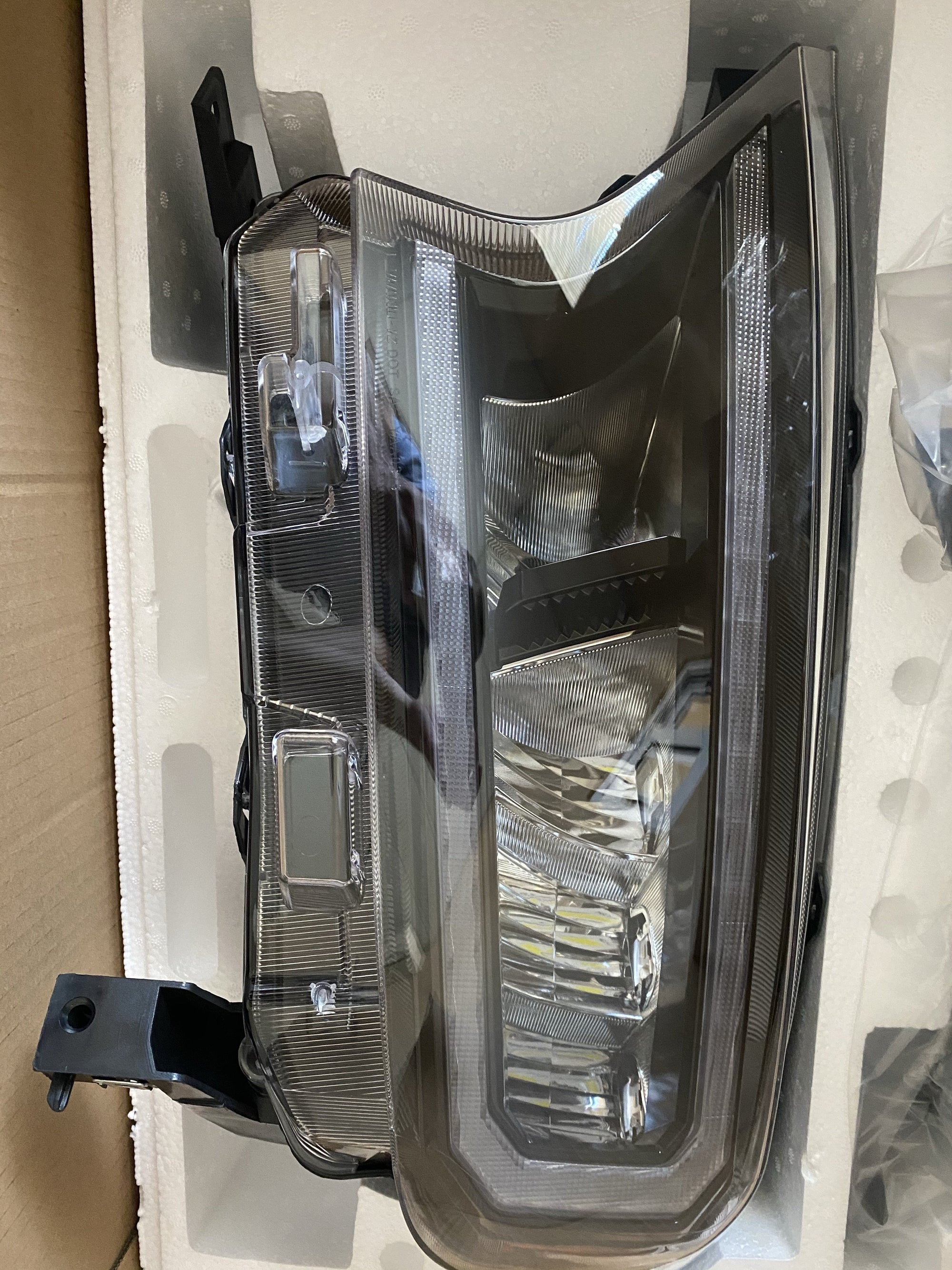 Ranger T6 Facelift Headlights Vland - the4x4store.co.za